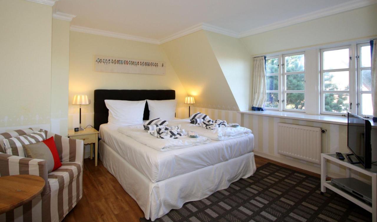 Holiday home Heideblick Hues Wenningstedt-Braderup