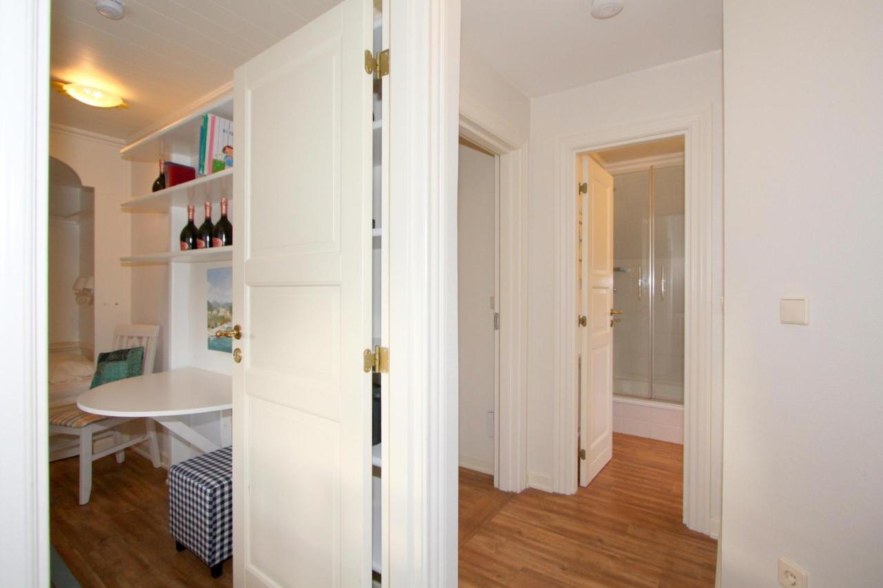 Holiday home Heideblick Hues Wenningstedt-Braderup