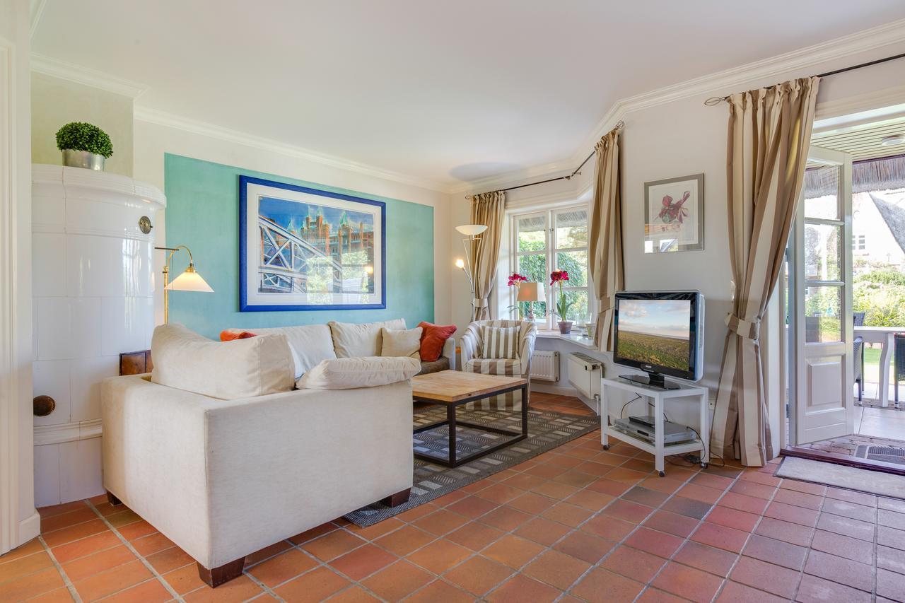 Holiday home Heideblick Hues Wenningstedt-Braderup
