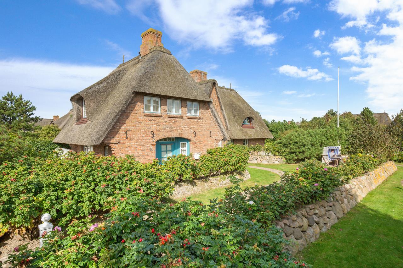 Holiday home Heideblick Hues Wenningstedt-Braderup